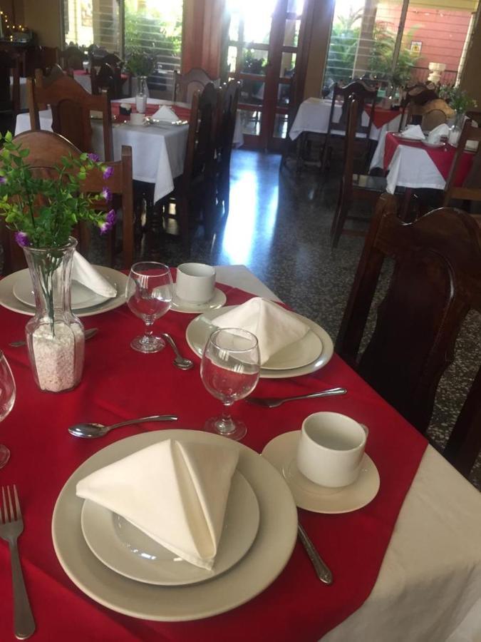 פוארטו באריוס Hotel El Reformador מראה חיצוני תמונה