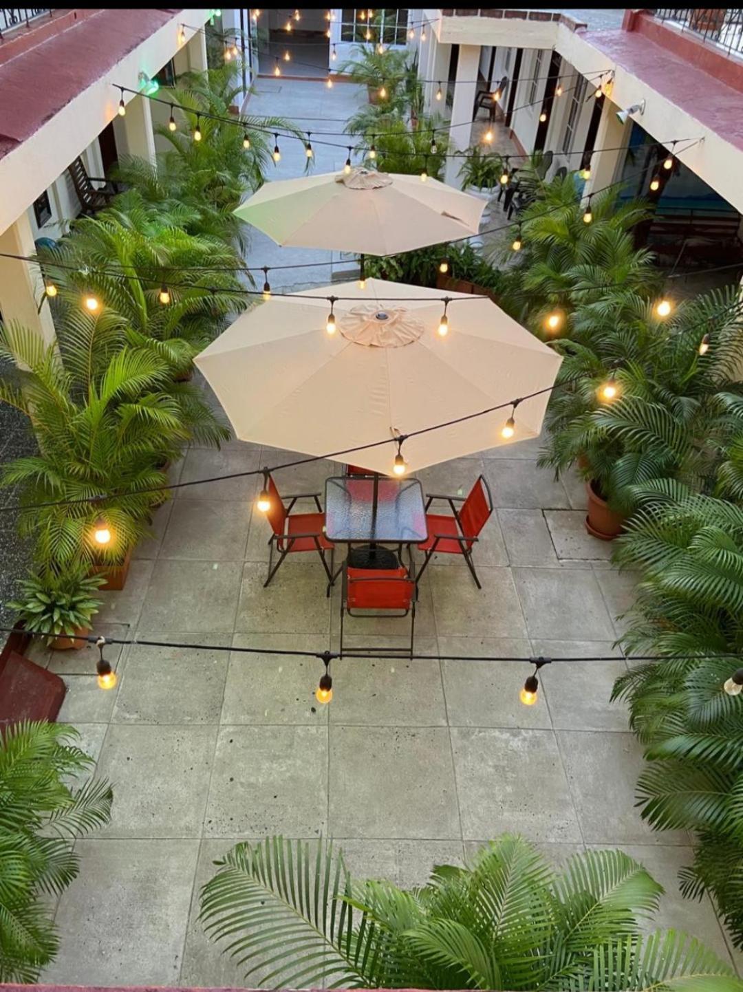 פוארטו באריוס Hotel El Reformador מראה חיצוני תמונה