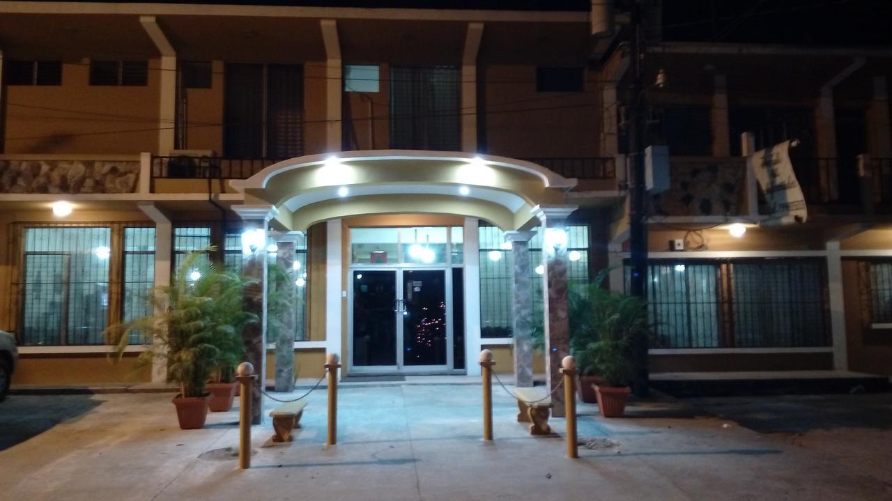 פוארטו באריוס Hotel El Reformador מראה חיצוני תמונה