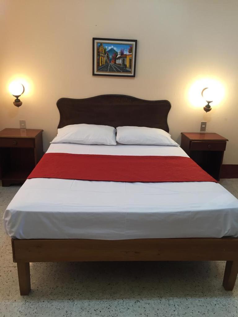 פוארטו באריוס Hotel El Reformador מראה חיצוני תמונה