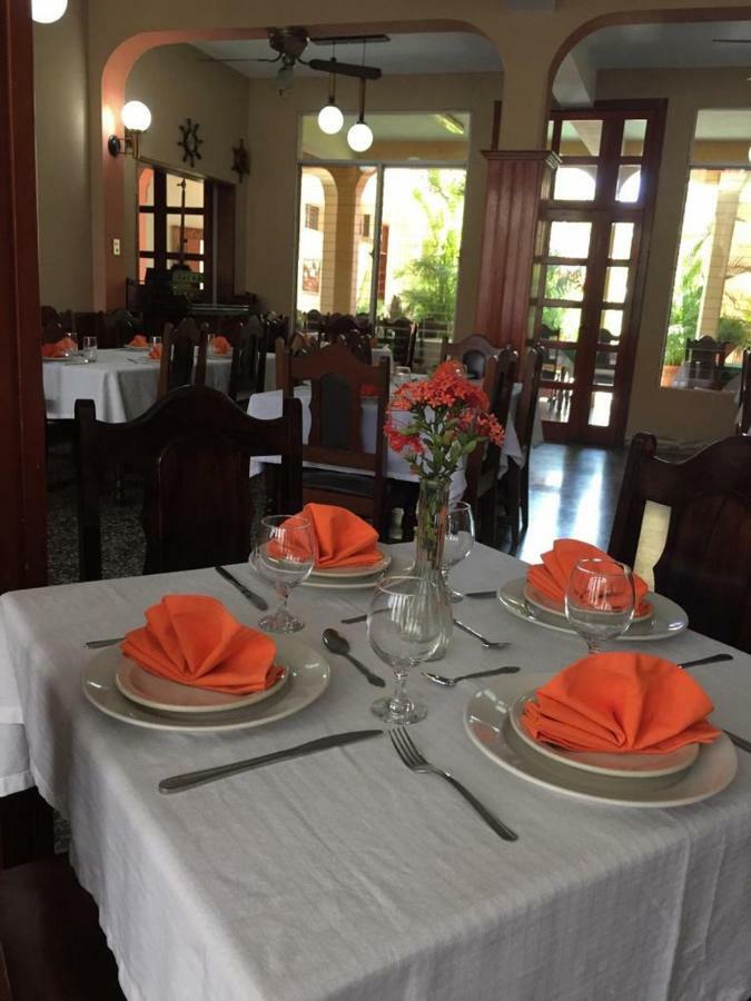 פוארטו באריוס Hotel El Reformador מראה חיצוני תמונה